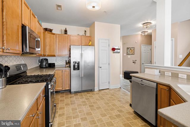 208 CLUBHOUSE CT, Conshohocken, PA 19428