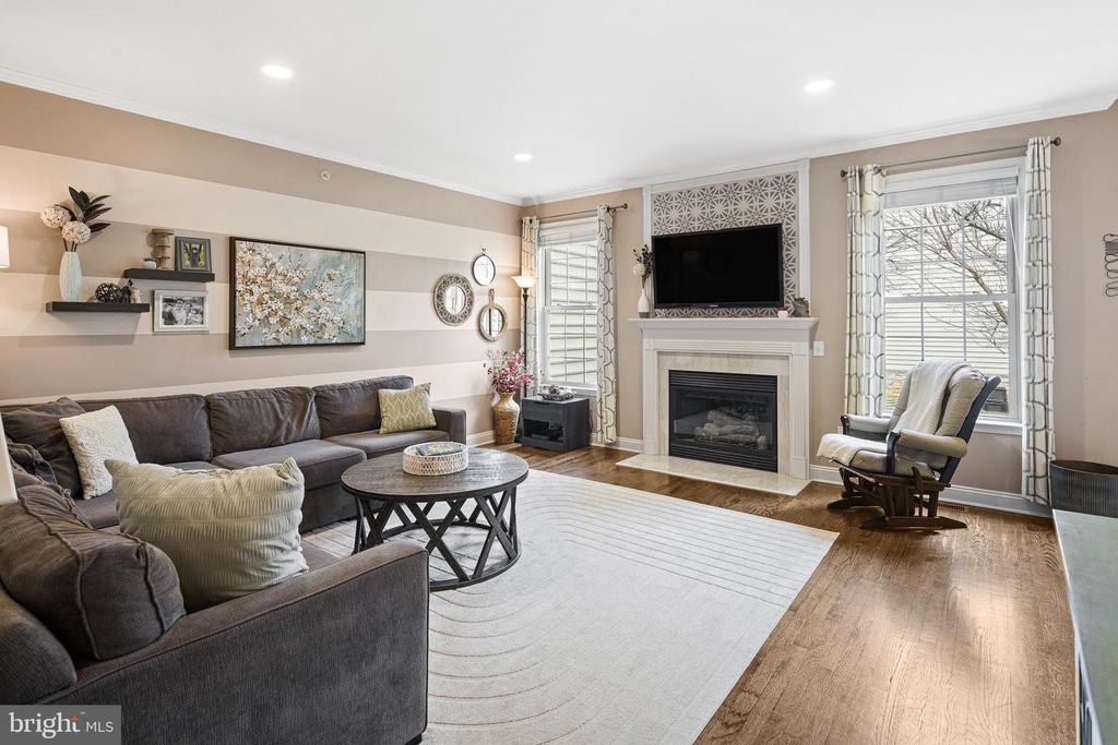 208 CLUBHOUSE CT, Conshohocken, PA 19428