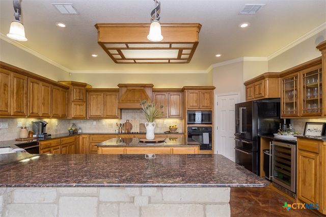 11047 Highview Drive, Belton, TX 76513