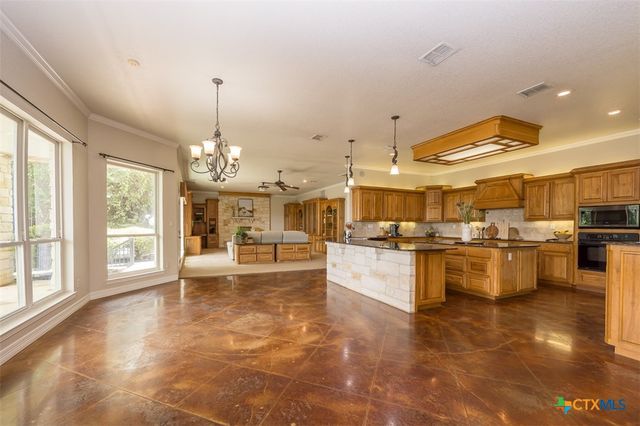11047 Highview Drive, Belton, TX 76513