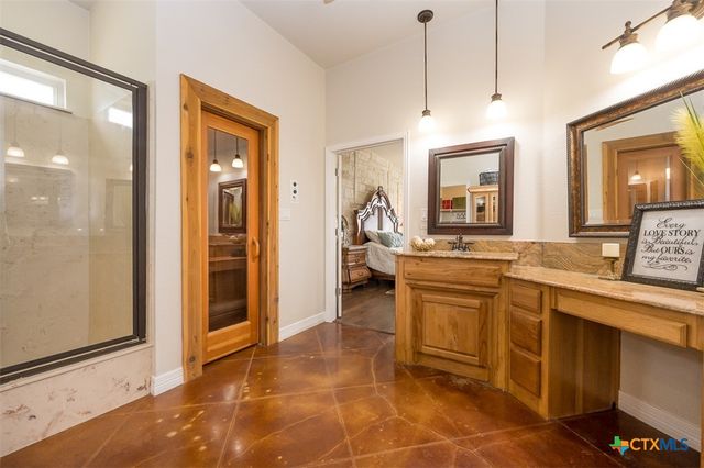 11047 Highview Drive, Belton, TX 76513