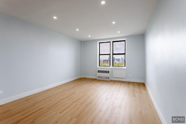 5021 39th Pl Apt 5C, New York City, NY 11104
