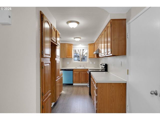 733 54TH St, Springfield, OR 97478