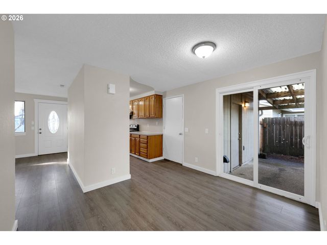 733 54TH St, Springfield, OR 97478