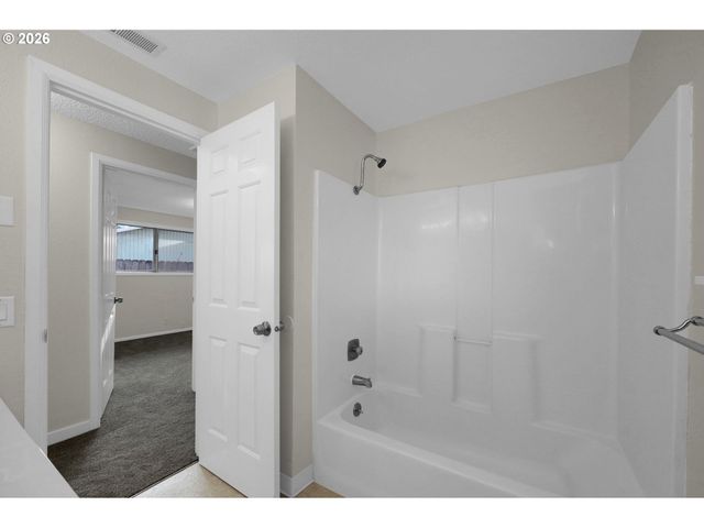 733 54TH St, Springfield, OR 97478