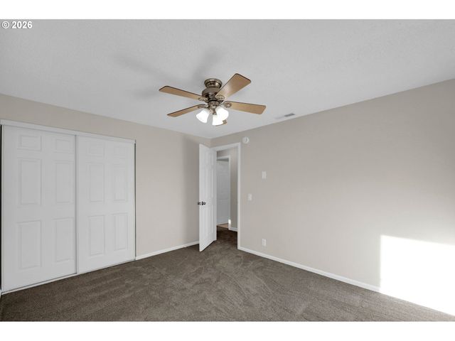 733 54TH St, Springfield, OR 97478