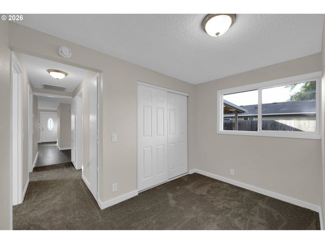 733 54TH St, Springfield, OR 97478