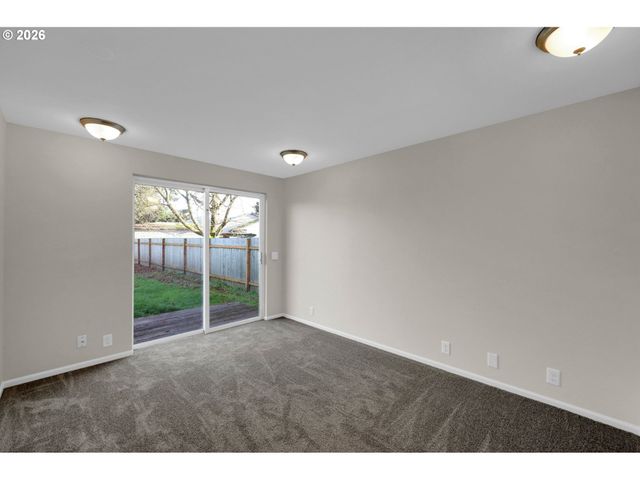 733 54TH St, Springfield, OR 97478