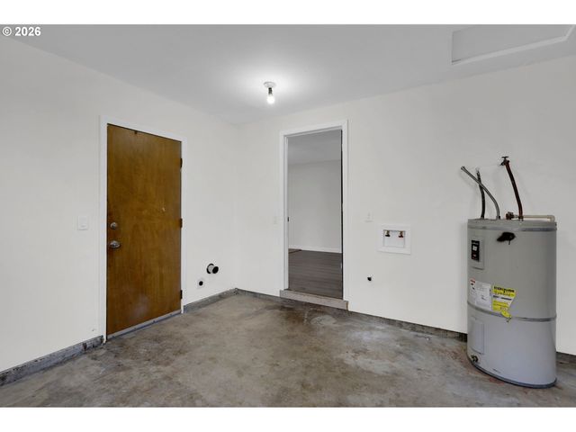 733 54TH St, Springfield, OR 97478