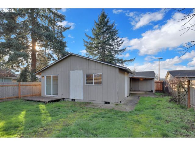 733 54TH St, Springfield, OR 97478