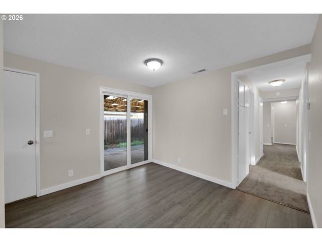 733 54TH St, Springfield, OR 97478