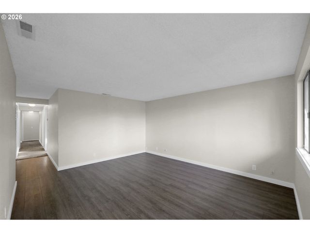 733 54TH St, Springfield, OR 97478