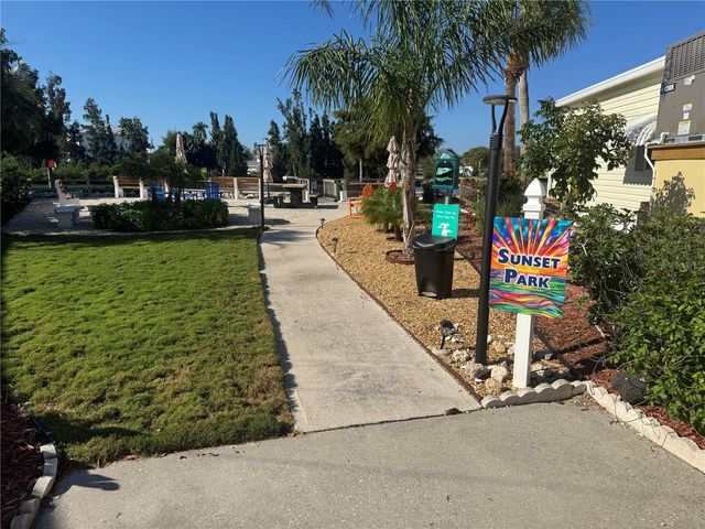 61 5TH AVENUE, Venice, FL 34285