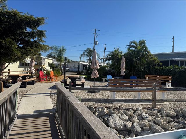 61 5TH AVENUE, Venice, FL 34285