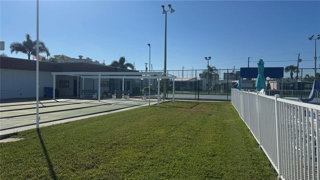 61 5TH AVENUE, Venice, FL 34285