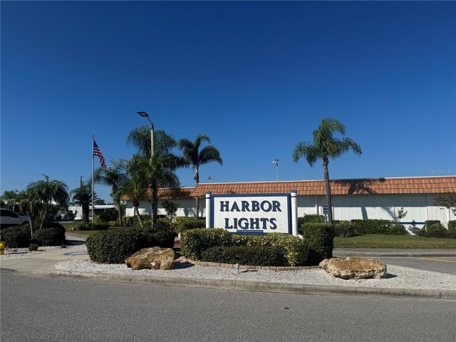 61 5TH AVENUE, Venice, FL 34285