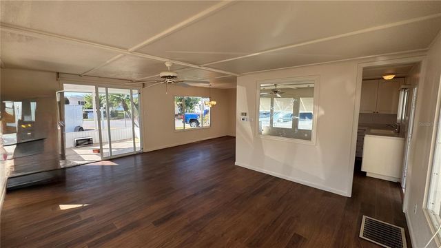 61 5TH AVENUE, Venice, FL 34285