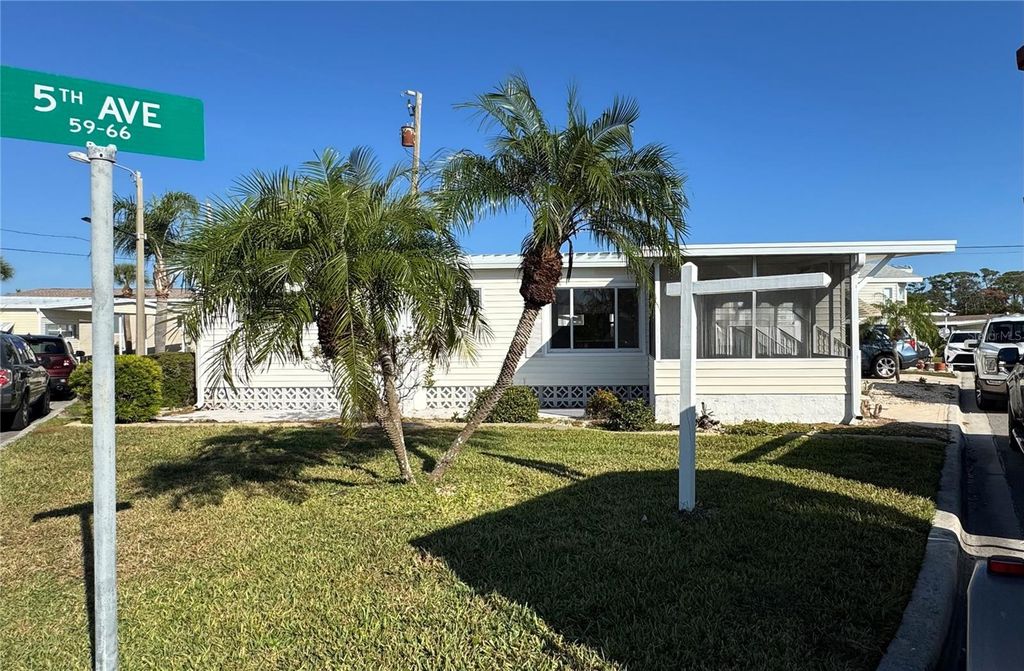61 5TH AVENUE, Venice, FL 34285