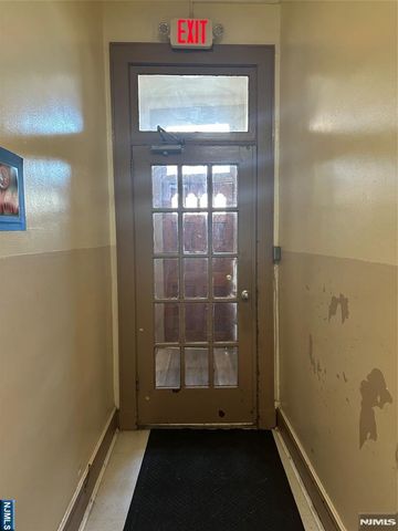 133 Anderson Avenue 2R, Fairview, NJ 07022