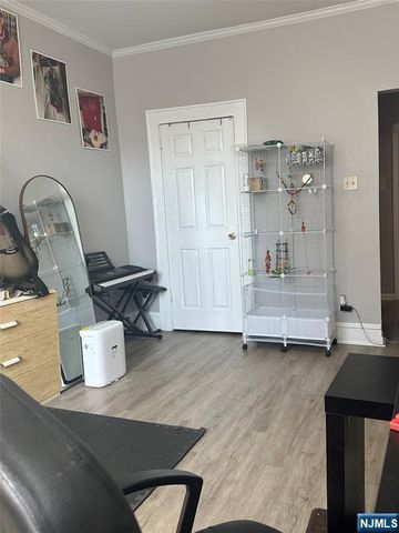 133 Anderson Avenue 2R, Fairview, NJ 07022