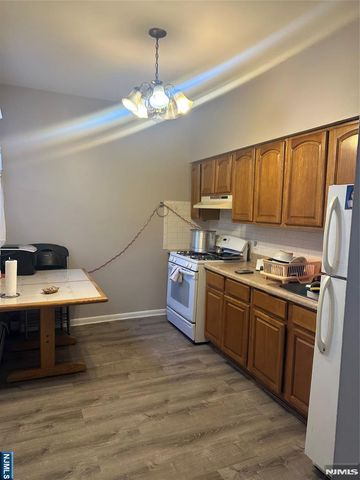 133 Anderson Avenue 2R, Fairview, NJ 07022
