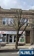 133 Anderson Avenue 2R, Fairview, NJ 07022