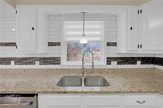 2404 Albert Lee Avenue, Sedalia, MO 65301