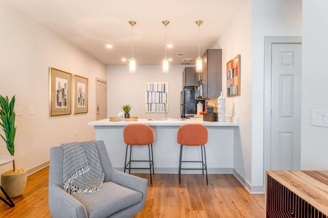 13939 Hillcroft Avenue 11301-1, Houston, TX 77085