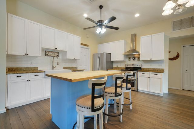 16395 E HIALEAH Drive E, The Acreage, FL 33470