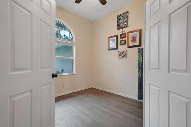 16395 E HIALEAH Drive E, The Acreage, FL 33470