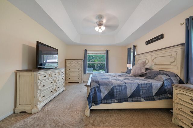 16395 E HIALEAH Drive E, The Acreage, FL 33470