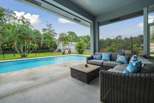 16395 E HIALEAH Drive E, The Acreage, FL 33470