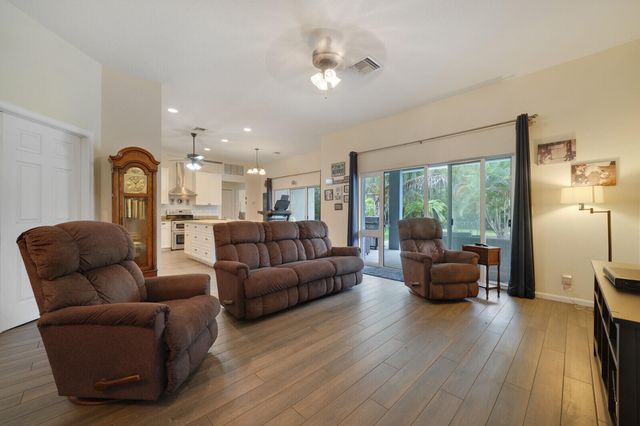 16395 E HIALEAH Drive E, The Acreage, FL 33470