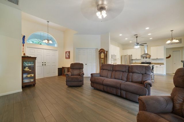 16395 E HIALEAH Drive E, The Acreage, FL 33470