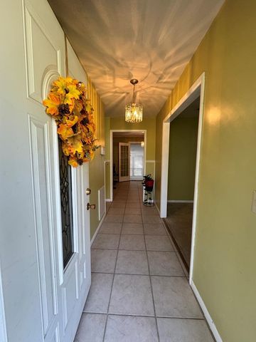 904 Circleview Drive, Dothan, AL 36301