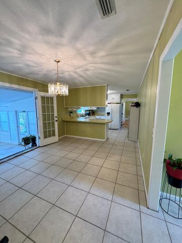 904 Circleview Drive, Dothan, AL 36301