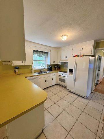 904 Circleview Drive, Dothan, AL 36301