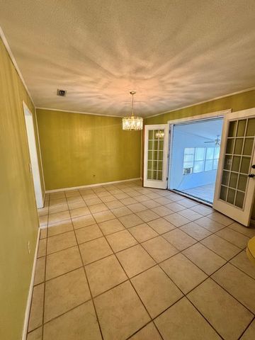 904 Circleview Drive, Dothan, AL 36301