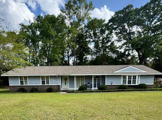 904 Circleview Drive, Dothan, AL 36301