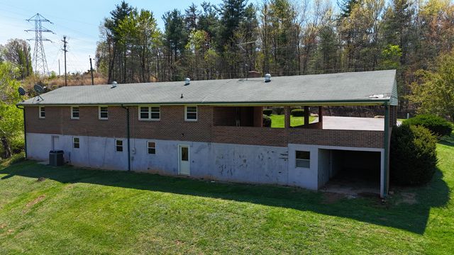 2335 Pleasant Hill RD, Ferrum, VA 24088