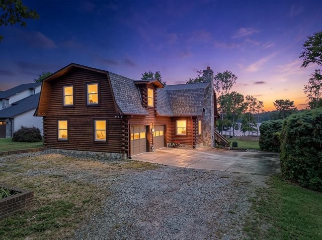 1690 Foster Road, Inman, SC 29349