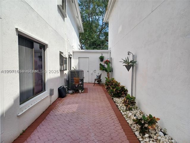 21722 Cromwell Cir, Boca Raton, FL 33486