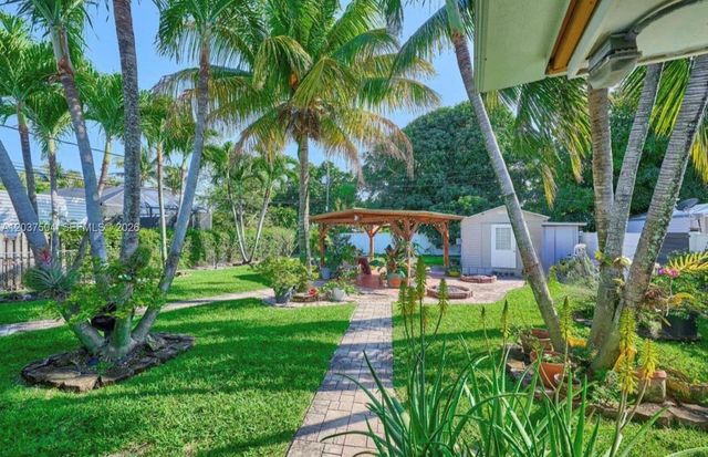 612 W Drew St E, Lantana, FL 33462