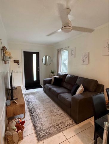 612 W Drew St E, Lantana, FL 33462