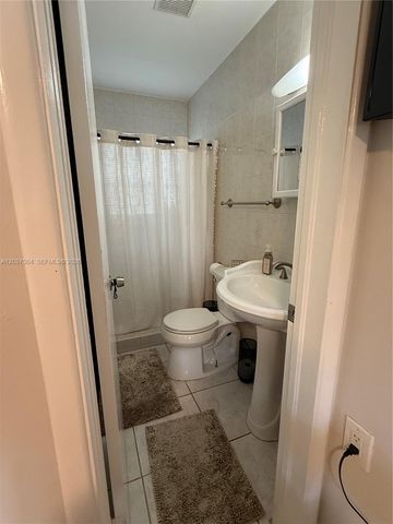 612 W Drew St E, Lantana, FL 33462