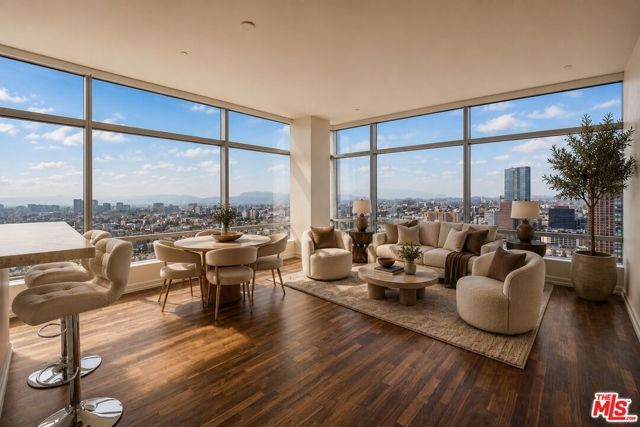 900 W Olympic Boulevard 34J, Los Angeles, CA 90015