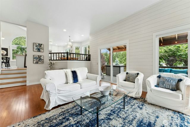 15604 111th Avenue NE, Bothell, WA 98011