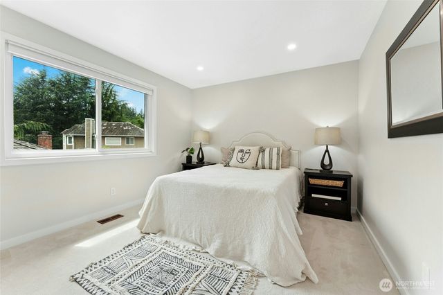 15604 111th Avenue NE, Bothell, WA 98011