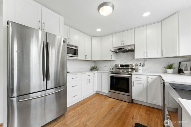 15604 111th Avenue NE, Bothell, WA 98011