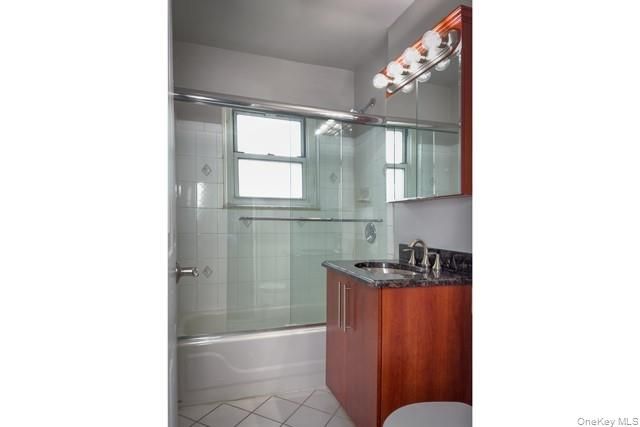 111 College Road 14-H, Selden, NY 11784